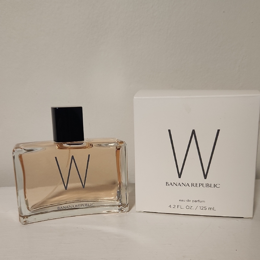 Banana Republic W Eau de Parfum with Black Cap